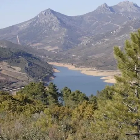 Welcoming House In + Pool Ferienhaus *