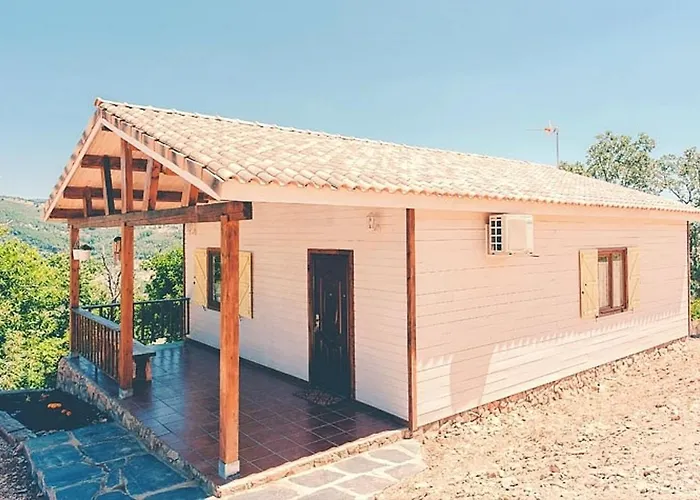 Welcoming House In + Pool Cañamero